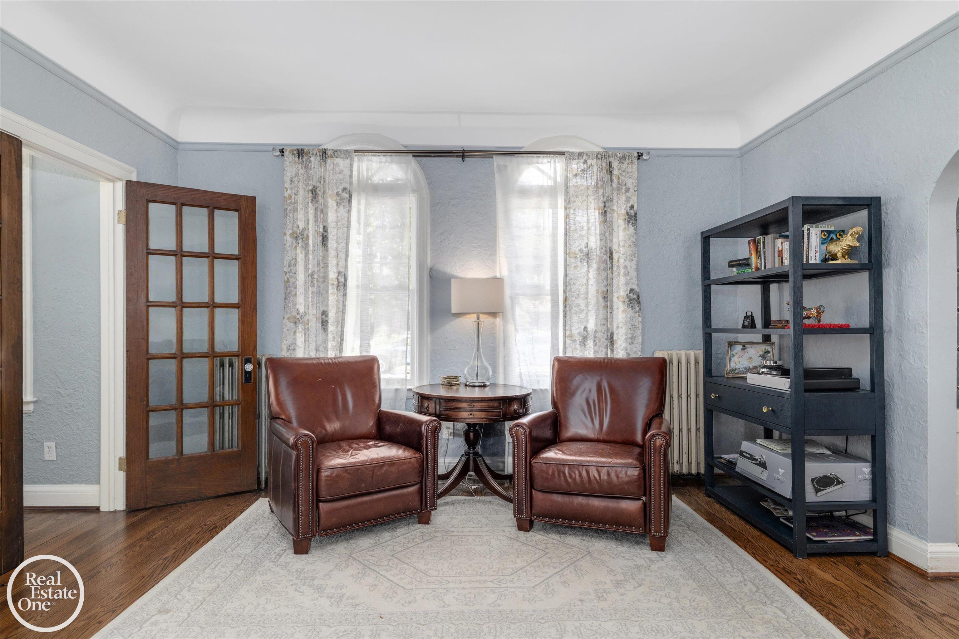 858 Bedford Road Grosse Pointe, MI 48230 - Photo 5 of 55 Living Room