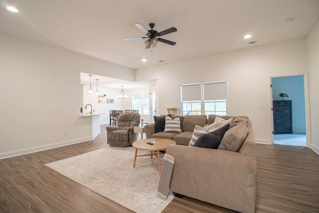 25 Veterans Court Fort Mitchell, AL 36856 - Photo 7 of 32 a living room with furniture