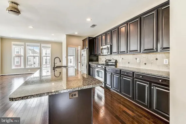 $3,100 | 21771 Harroun Terrace, Ashburn, VA 20147