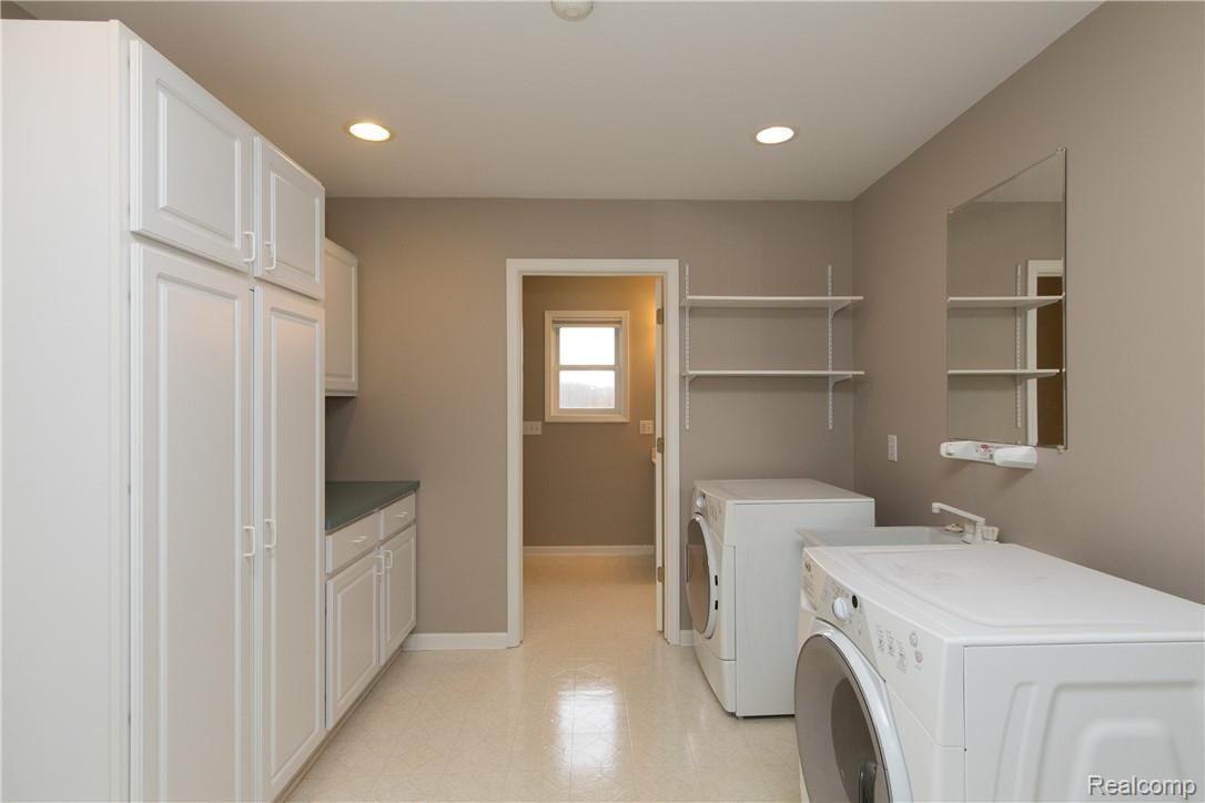 10898 Braun Road Manchester, MI 48158 - Photo 29 of 32 2nd Laundry Room and Mud Room just inside door from garage
