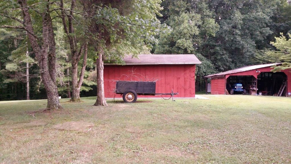 638 Johnson Road Oliver Springs, TN 37840 - Photo 12 of 39 barn