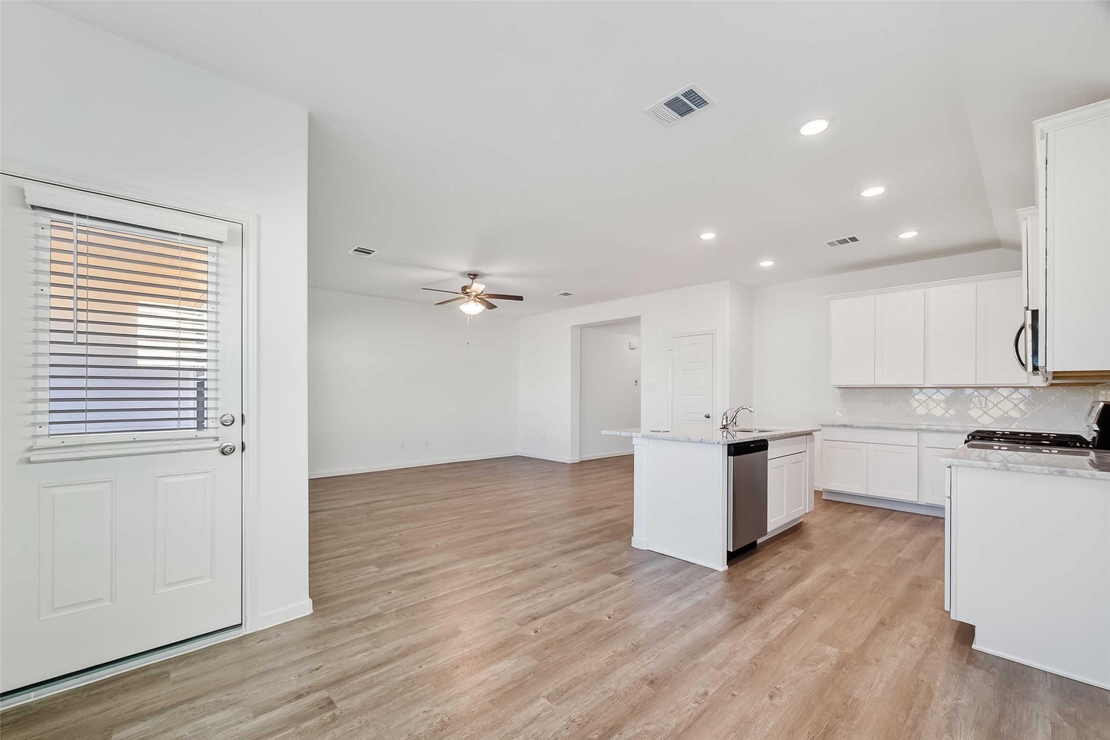 2118 Spring Hollow Drive Baytown, TX 77521 - Photo 14 of 41