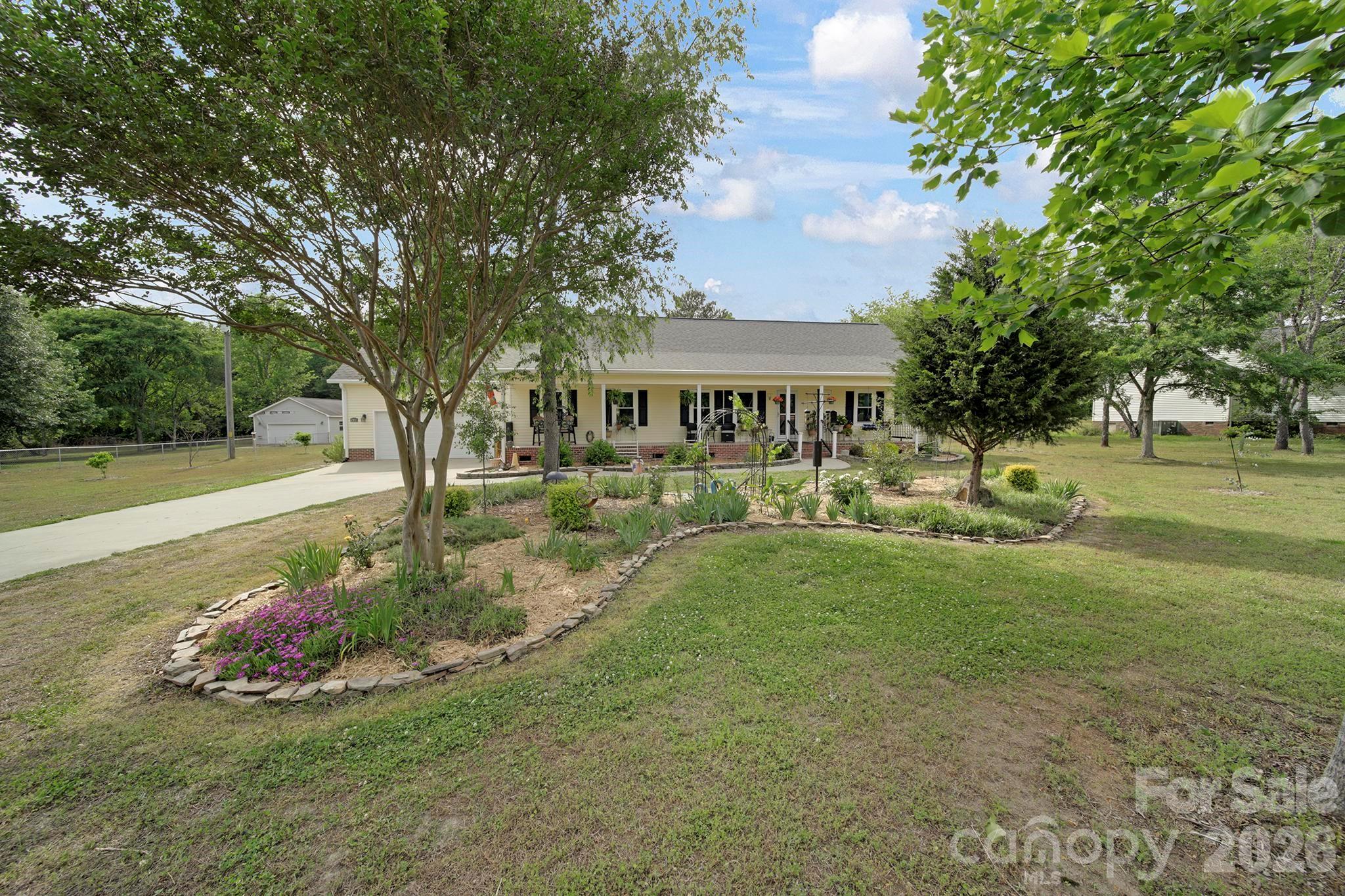 530 Calabash Road Clover, SC 29710 - Photo 2 of 48