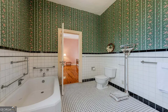 $1,400,000 | 70 Golf Crse Lane, Trion, GA 30753