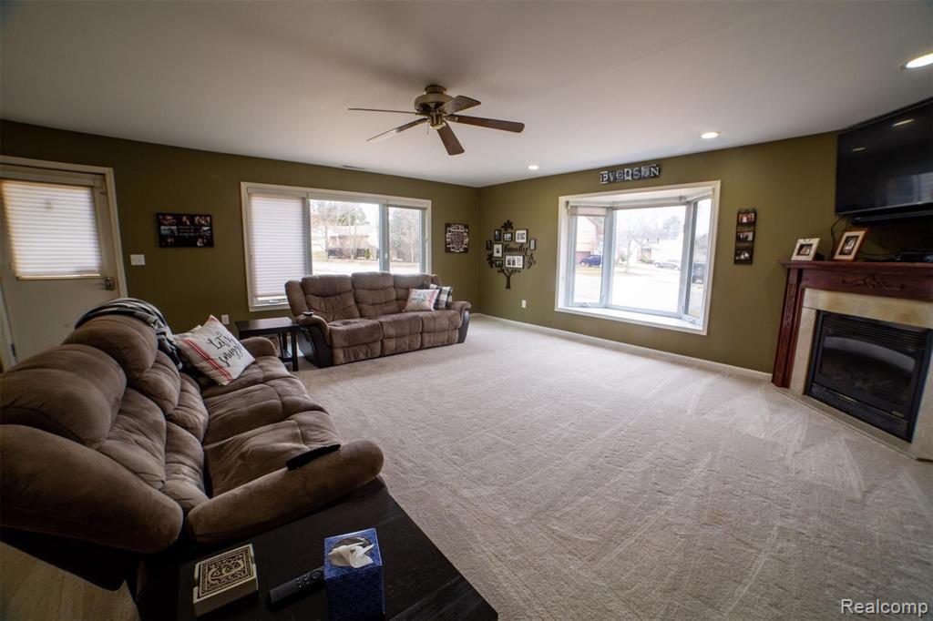 42262 Park Ridge Road Novi, MI 48375 - Photo 4 of 37