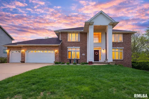 $689,900 | 10423 North Trails Edge Drive, Peoria, IL 61615