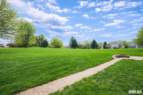 $689,900 | 10423 North Trails Edge Drive, Peoria, IL 61615