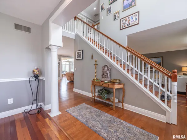 $689,900 | 10423 North Trails Edge Drive, Peoria, IL 61615