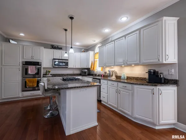 $689,900 | 10423 North Trails Edge Drive, Peoria, IL 61615