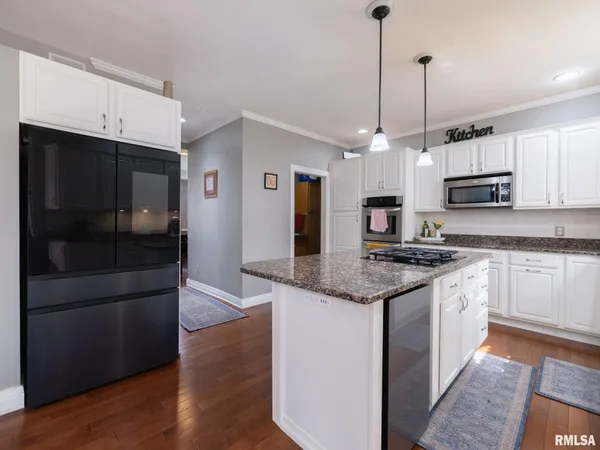 $689,900 | 10423 North Trails Edge Drive, Peoria, IL 61615