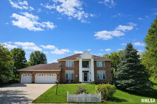 $689,900 | 10423 North Trails Edge Drive, Peoria, IL 61615