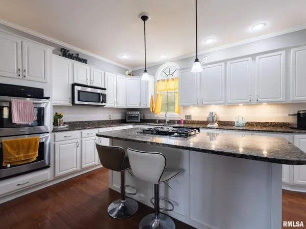 $689,900 | 10423 North Trails Edge Drive, Peoria, IL 61615