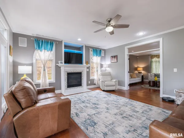$689,900 | 10423 North Trails Edge Drive, Peoria, IL 61615