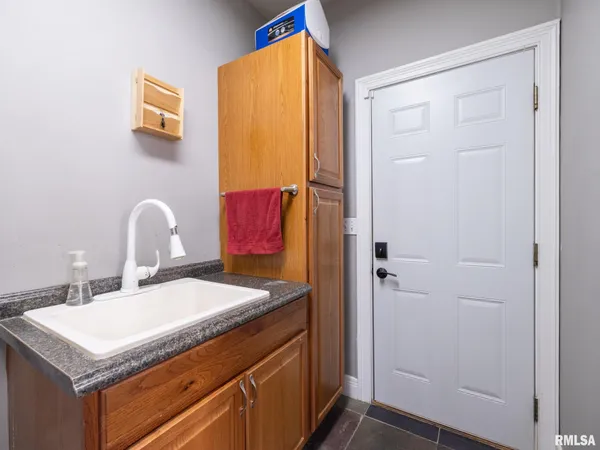 $689,900 | 10423 North Trails Edge Drive, Peoria, IL 61615
