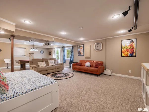 $689,900 | 10423 North Trails Edge Drive, Peoria, IL 61615