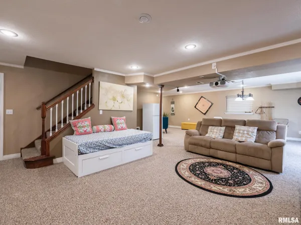 $689,900 | 10423 North Trails Edge Drive, Peoria, IL 61615