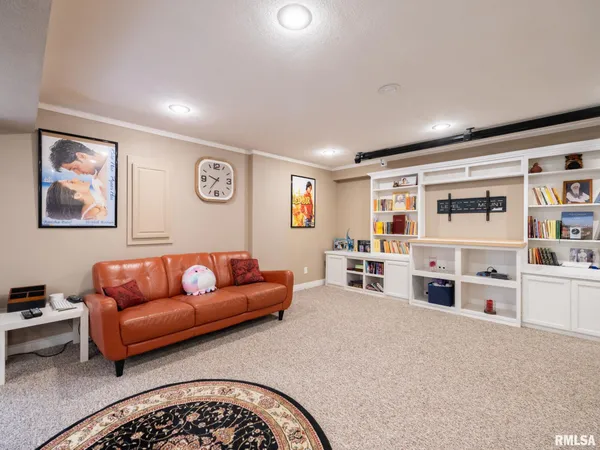 $689,900 | 10423 North Trails Edge Drive, Peoria, IL 61615