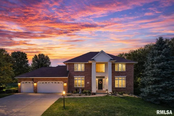 $689,900 | 10423 North Trails Edge Drive, Peoria, IL 61615