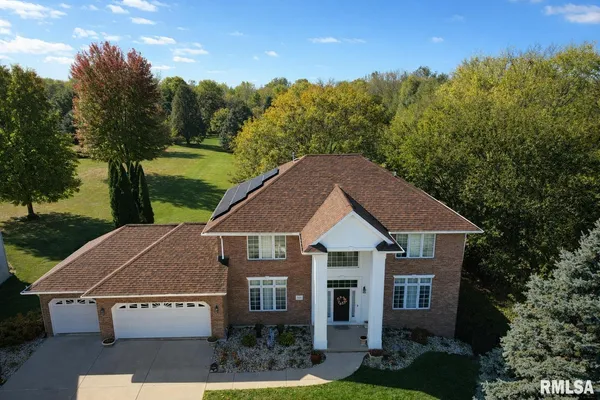 $689,900 | 10423 North Trails Edge Drive, Peoria, IL 61615