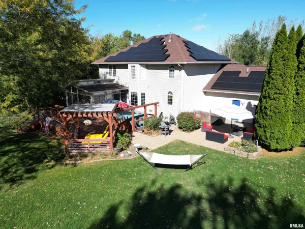 $689,900 | 10423 North Trails Edge Drive, Peoria, IL 61615