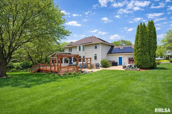 $689,900 | 10423 North Trails Edge Drive, Peoria, IL 61615