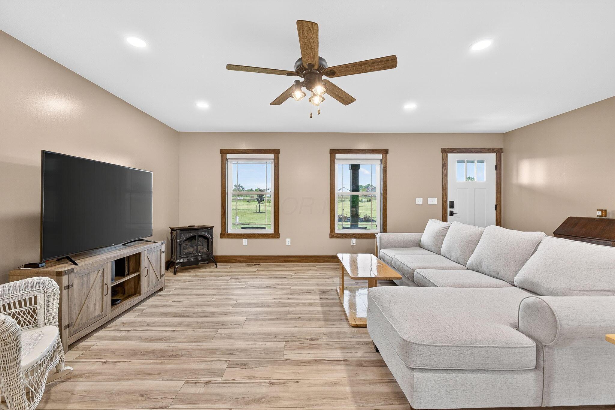 25461 Shoemaker Road Circleville, OH 43113 - Photo 17 of 61 25461 Shoemaker (Interior)-3