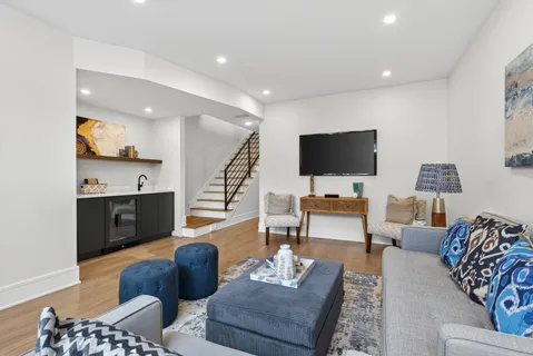 $1,150,000 | 1728 North Sawyer Avenue, Unit B, Chicago, IL 60647
