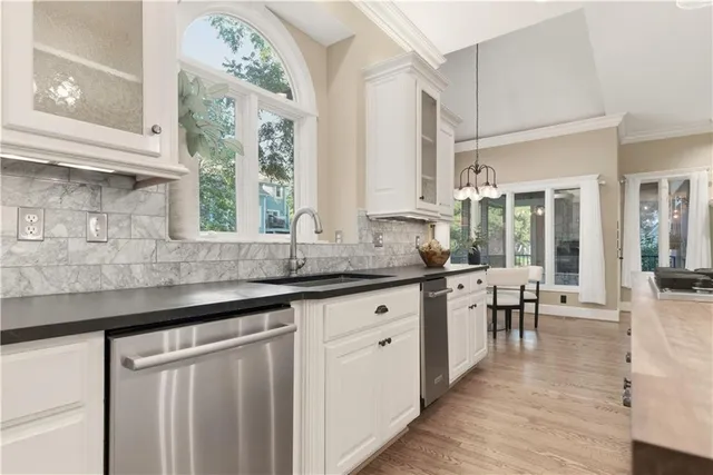 $975,000 | 15145 Mohawk Circle, Leawood, KS 66224