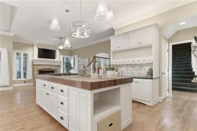 $975,000 | 15145 Mohawk Circle, Leawood, KS 66224