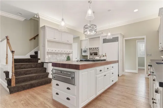 $975,000 | 15145 Mohawk Circle, Leawood, KS 66224