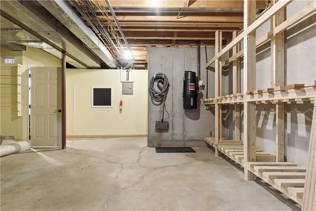 $975,000 | 15145 Mohawk Circle, Leawood, KS 66224