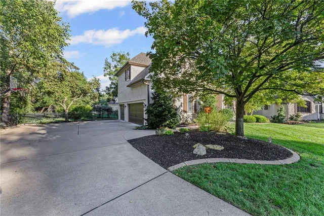 $975,000 | 15145 Mohawk Circle, Leawood, KS 66224