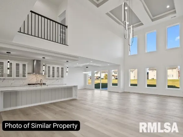 $799,900 | 1713 Katie Court, Davenport, IA 52807