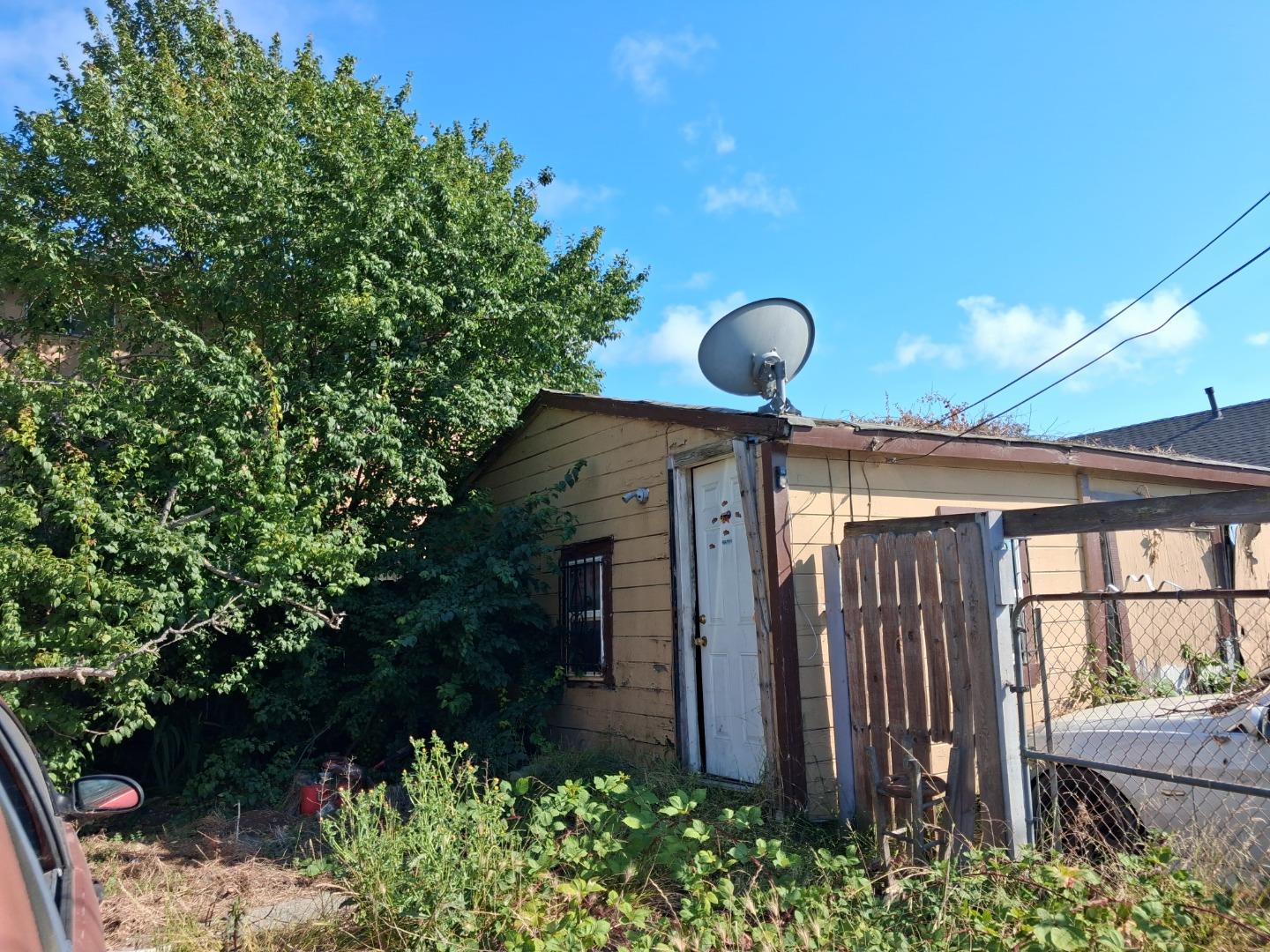 8901 D Street Oakland, CA 94621 - Photo 5 of 7