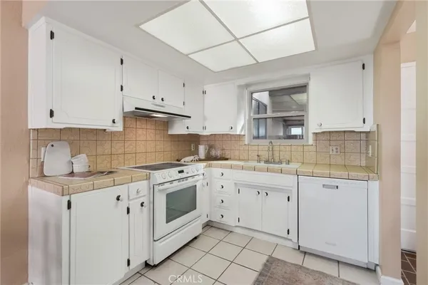 $199,000 | 1142 North Gem Street, Tulare, CA 93274