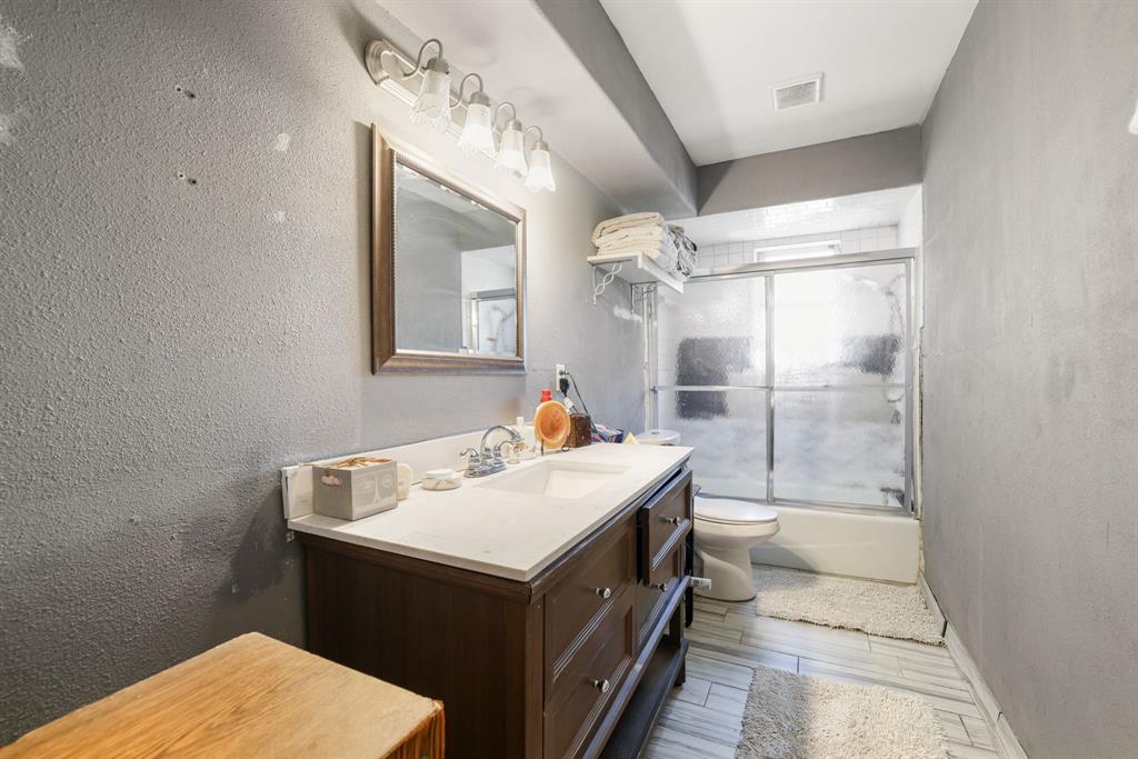 12475 Fm 2728 Terrell, TX 75161 - Photo 5 of 27 a bathroom with a sink toilet and shower