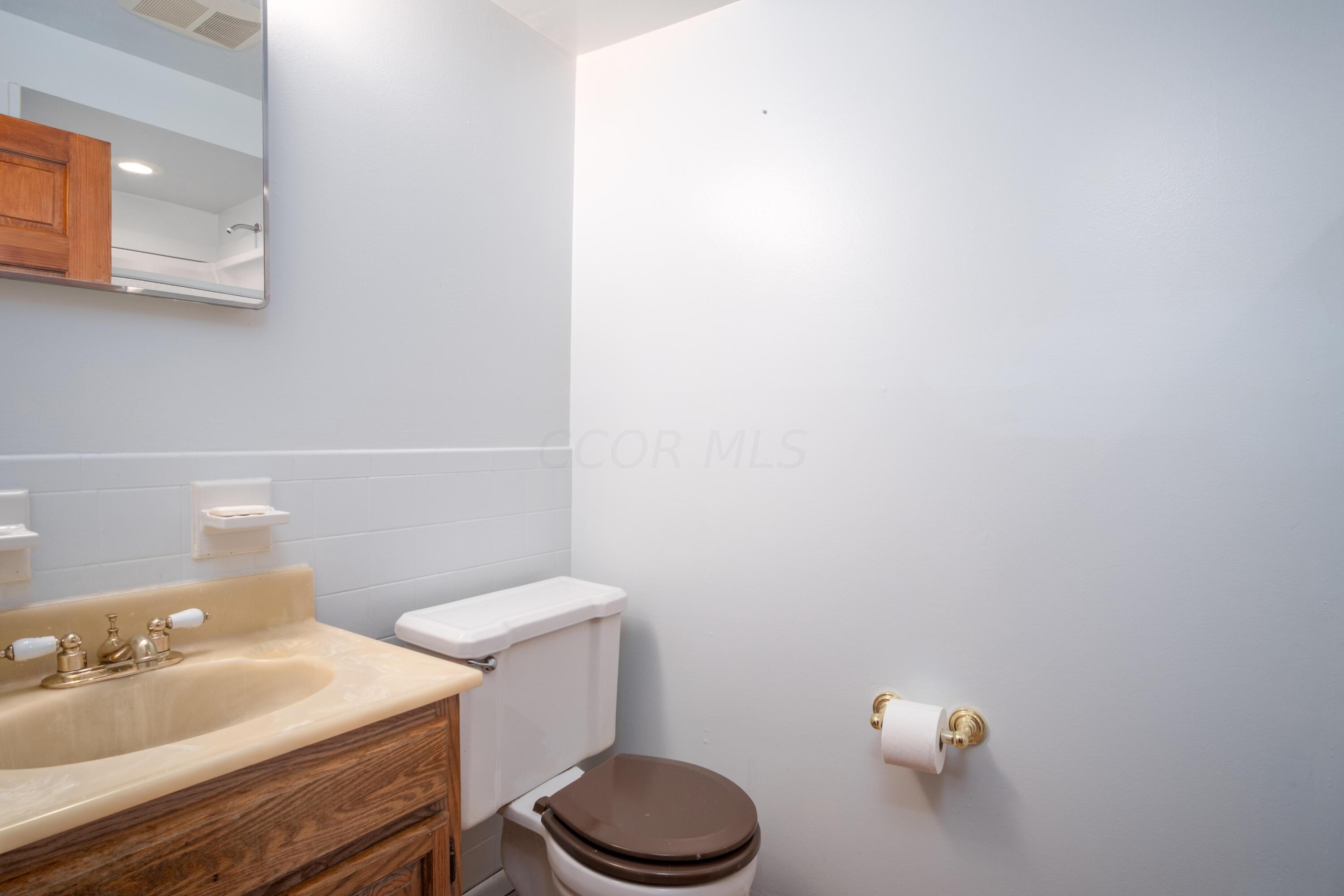 5420 Darcy Road Columbus, OH 43229 - Photo 18 of 27 Lower Level Full Bath