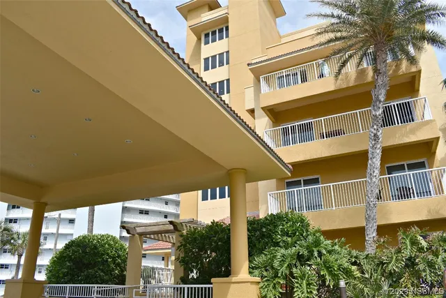 $2,300 | 701 North Atlantic Avenue, Unit 401, New Smyrna Beach, FL 32169