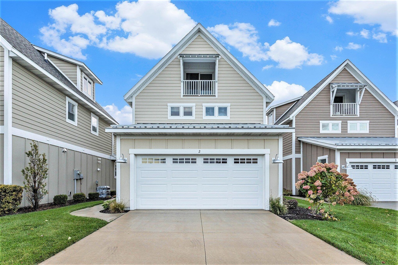 920 West Savidge Street, Unit 2 Spring Lake, MI 49456 - Photo 3 of 37