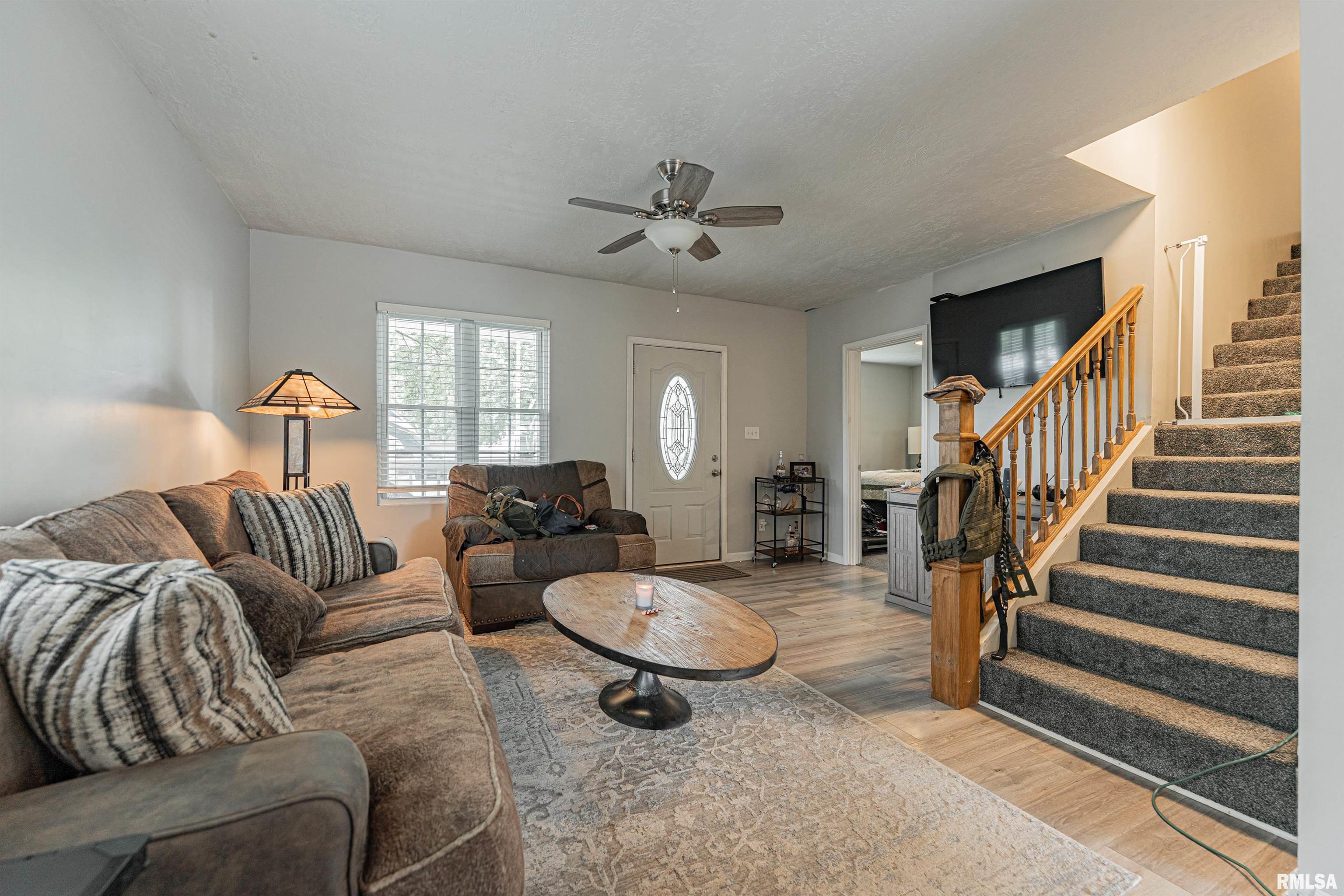 264 East Main Street Warrensburg, IL 62573 - Photo 4 of 24