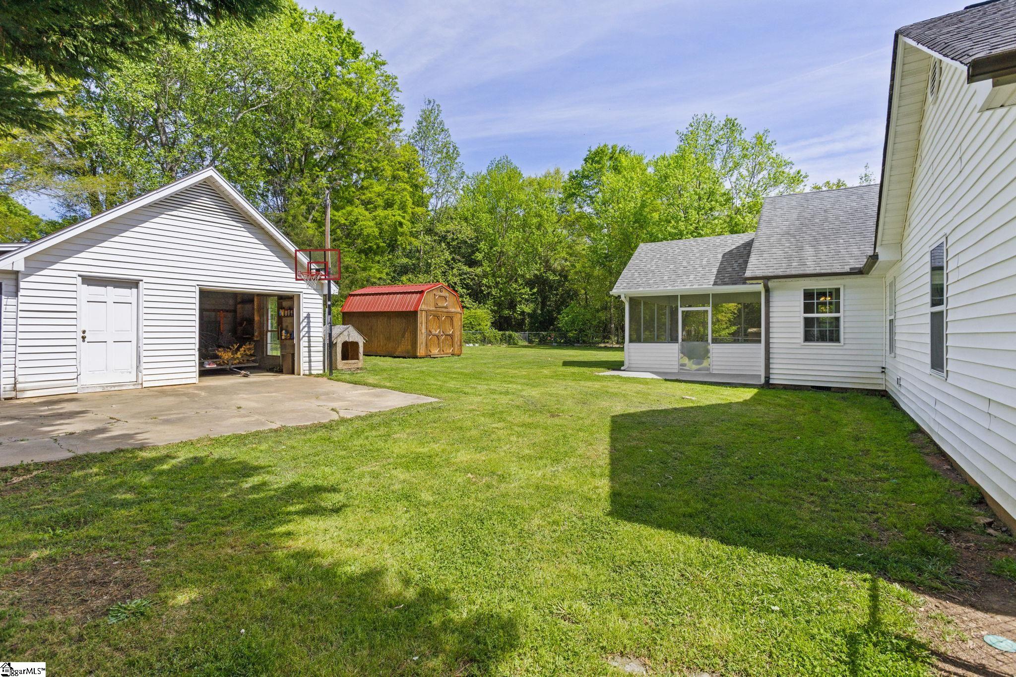 9565 Augusta Road Pelzer, SC 29669 - Photo 29 of 36