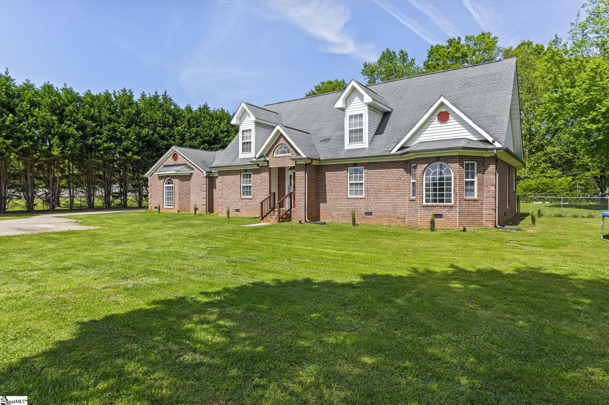 9565 Augusta Road Pelzer, SC 29669 - Photo 7 of 36