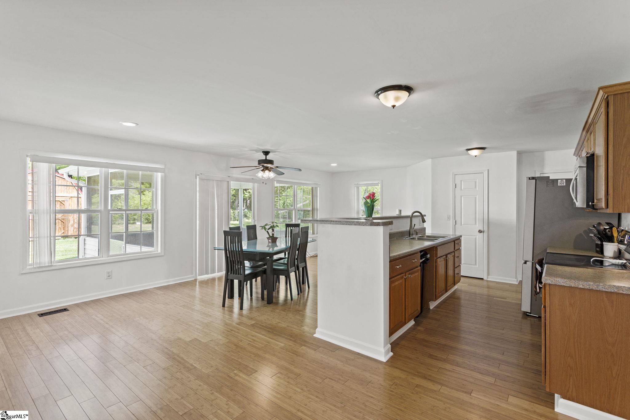 9565 Augusta Road Pelzer, SC 29669 - Photo 10 of 36