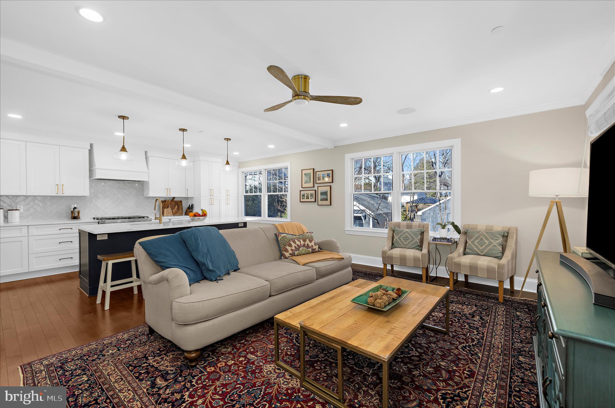 1102 Poplar Avenue Annapolis, MD 21401 - Photo 20 of 125 a living room with furniture and a wooden floor