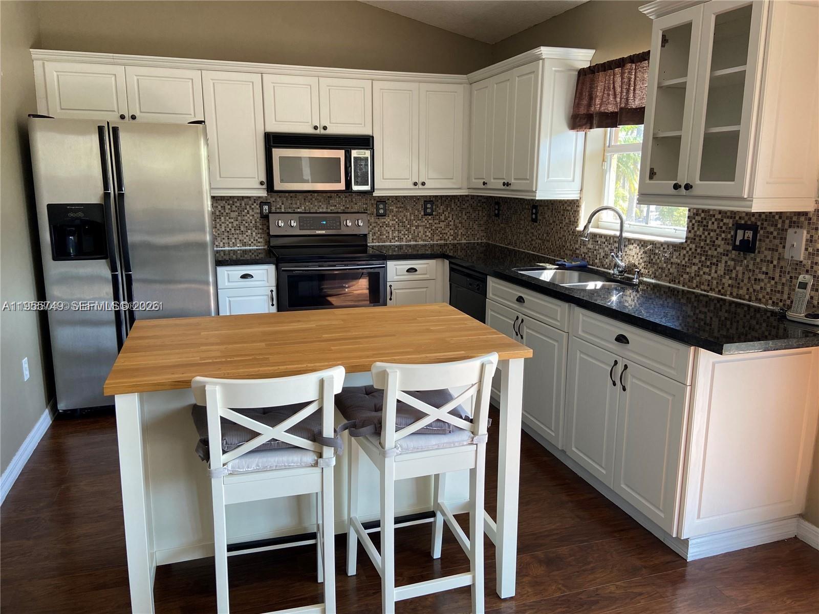 18121 Southwest 152nd Court Miami, FL 33187 - Photo 2 of 17