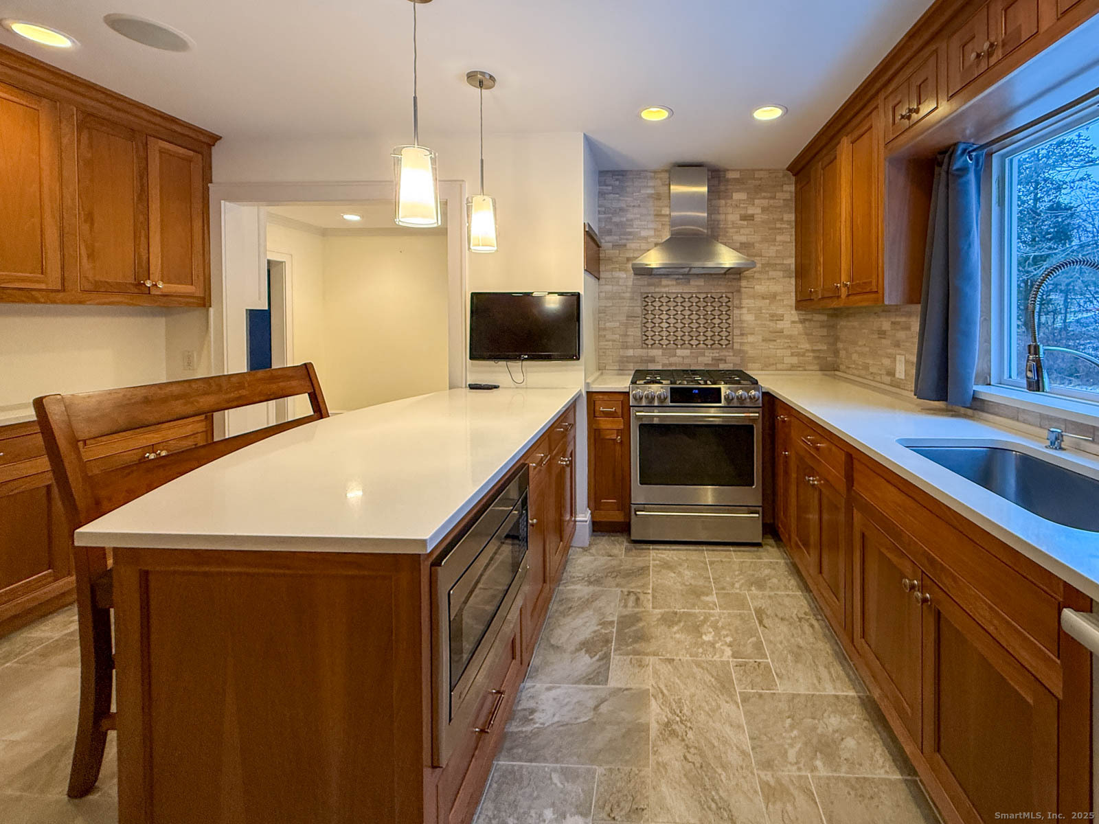 2 Maple Lane New Fairfield, CT 06812 - Photo 6 of 35 a kitchen with a sink stove and oven