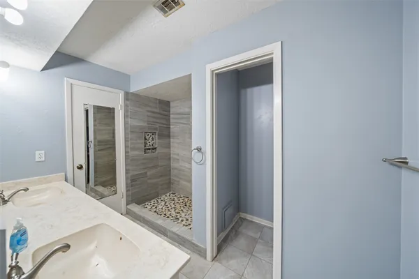 $1,795 | 416 Rolling Hills Drive West, Conroe, TX 77304