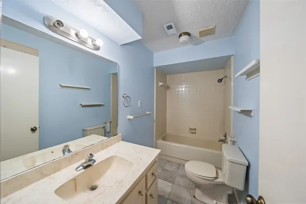 $1,795 | 416 Rolling Hills Drive West, Conroe, TX 77304