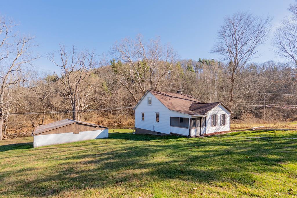 950 Grayson Road Wytheville, VA 24382 - Photo 1 of 78 Gallery Image 1