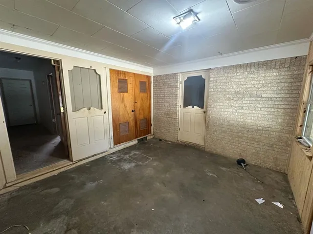 a view of a room with an empty space